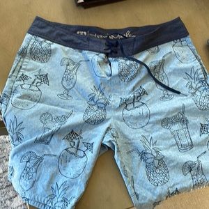 Travis Mathew board shorts sz 34